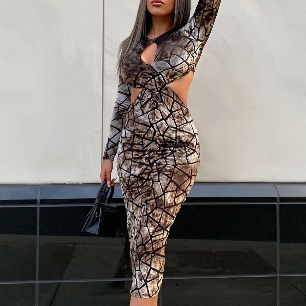 Fashionnova between the lines velvet midi dress